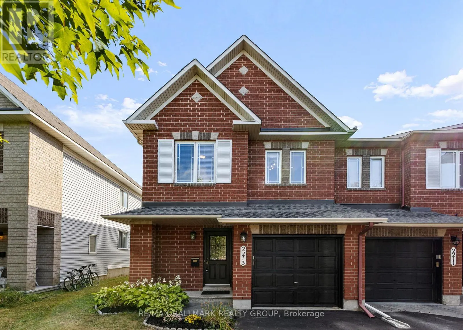 2213 BROCKSTONE CRESCENT