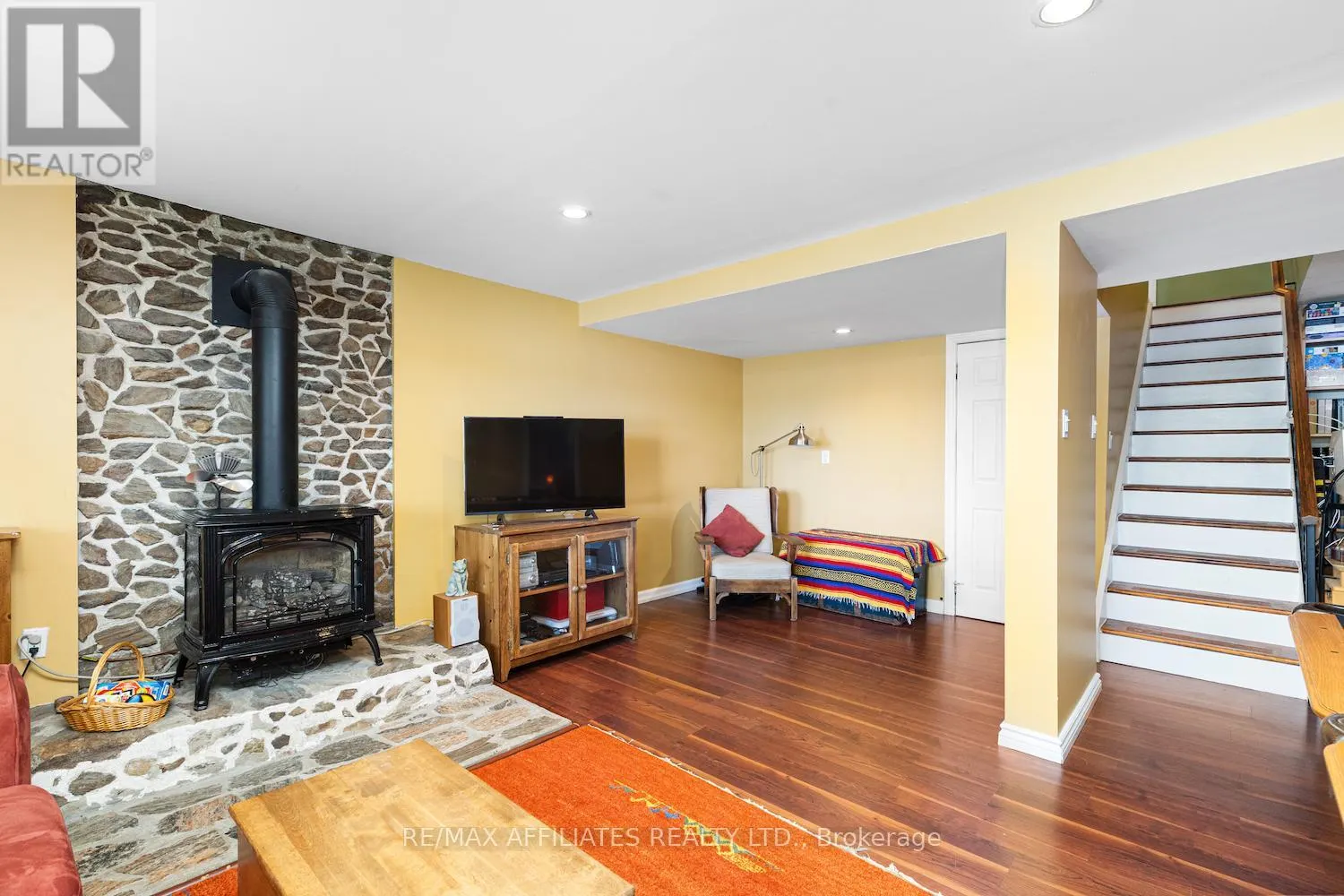 1094 SNYE ROAD