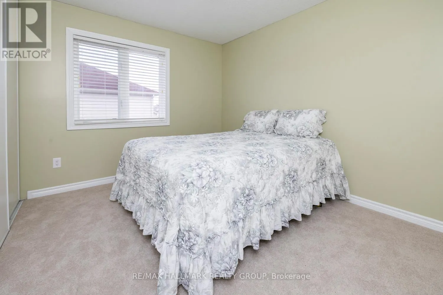 202 WAYMARK CRESCENT