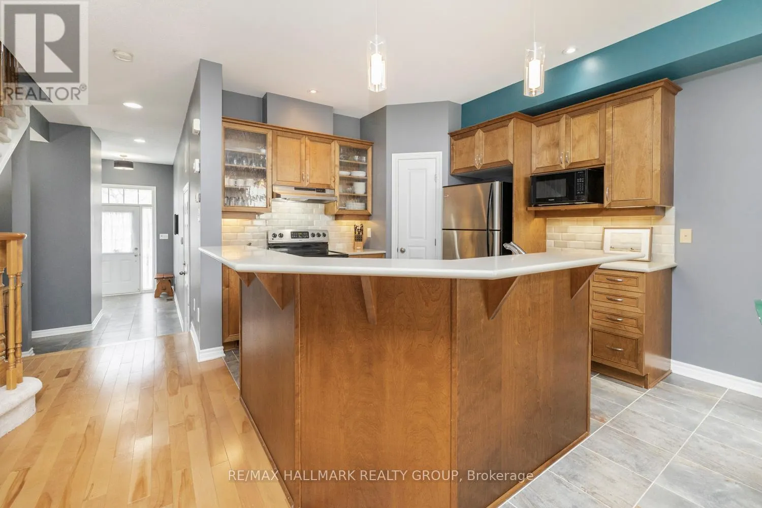 202 WAYMARK CRESCENT