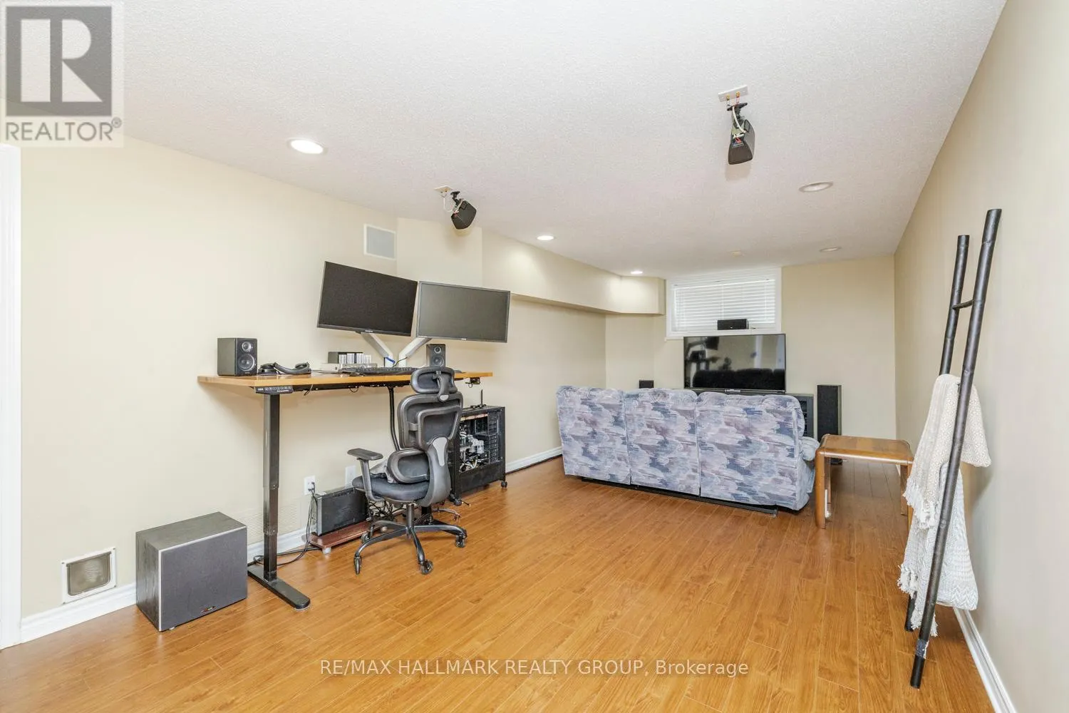 202 WAYMARK CRESCENT