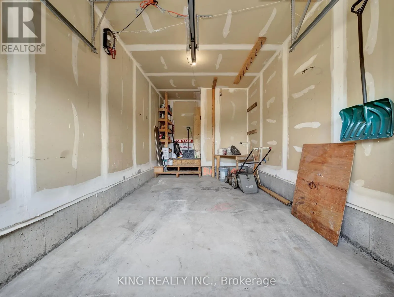 15 HARTLEY AVENUE