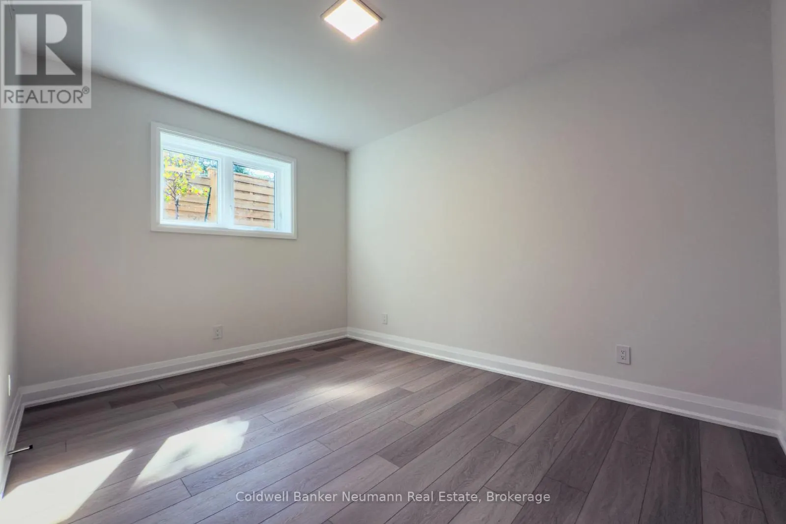3 - 14 STEVENSON STREET N, #3