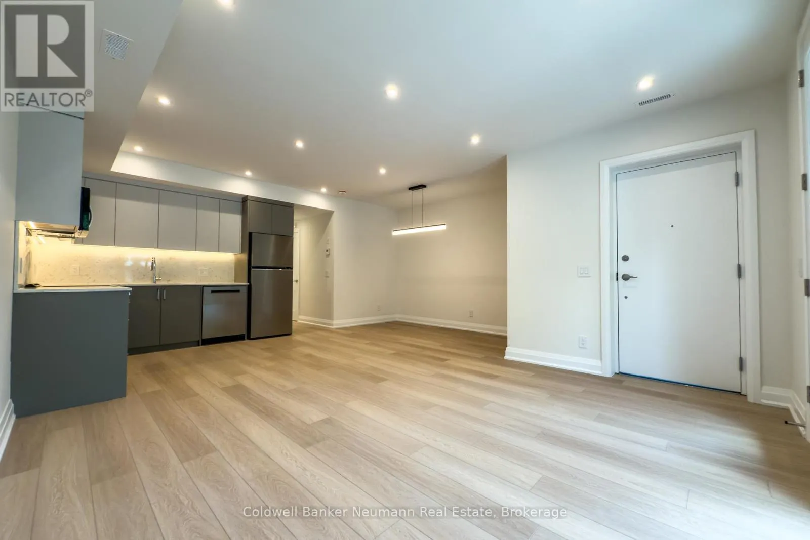 3 - 14 STEVENSON STREET N, #3