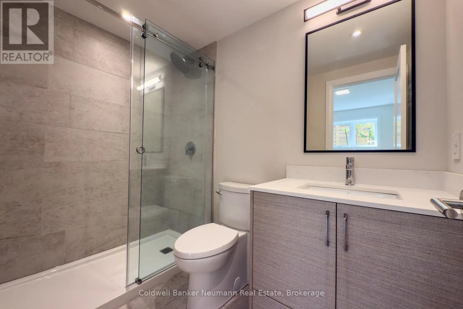 3 - 14 STEVENSON STREET N, #3