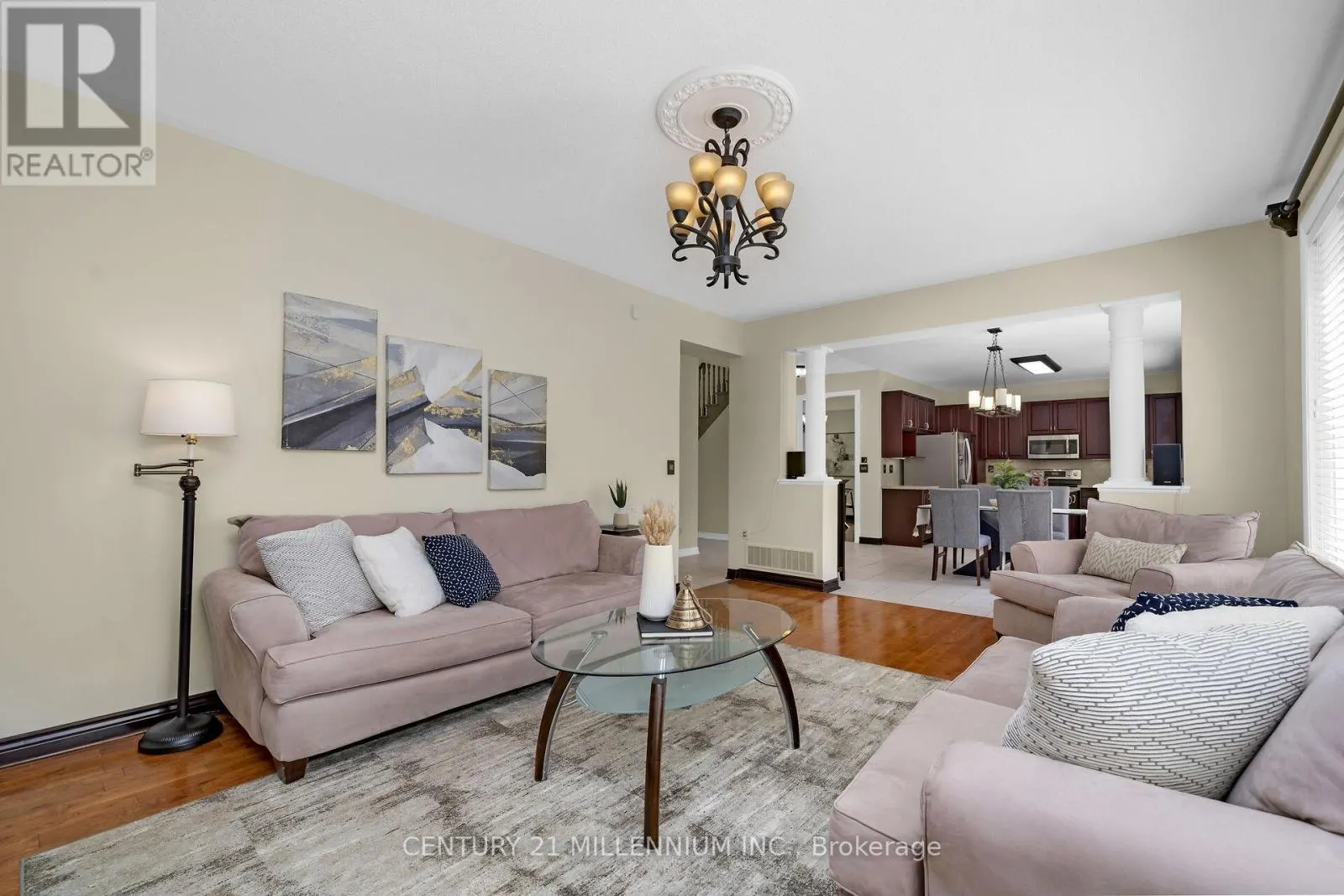 15 UPPER CANADA DRIVE