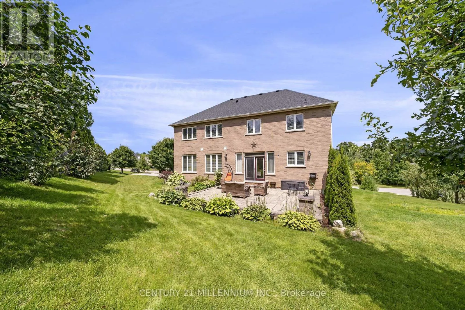 15 UPPER CANADA DRIVE