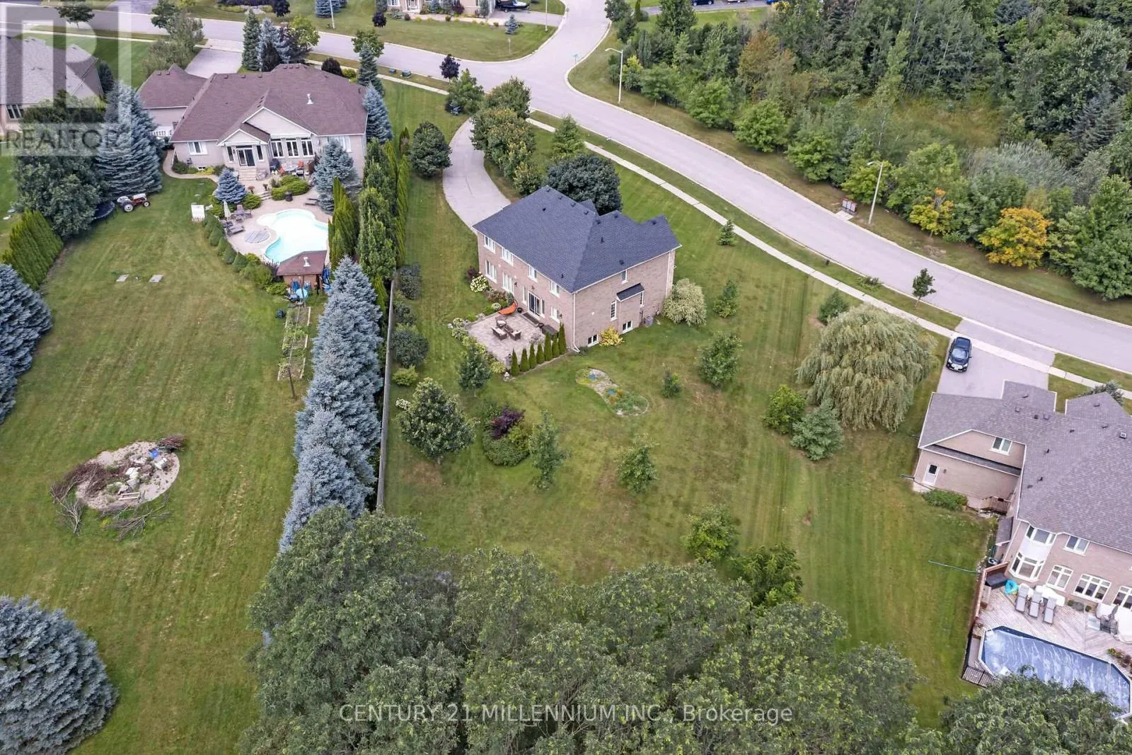 15 UPPER CANADA DRIVE