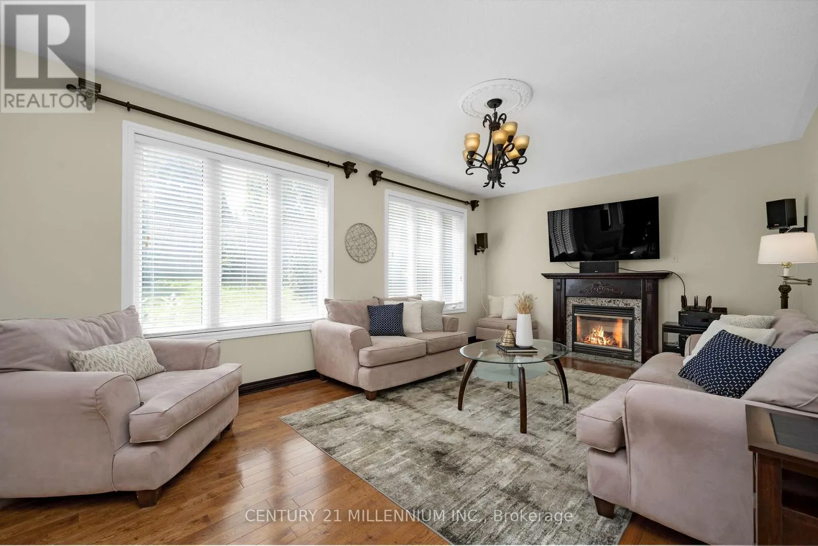 15 UPPER CANADA DRIVE