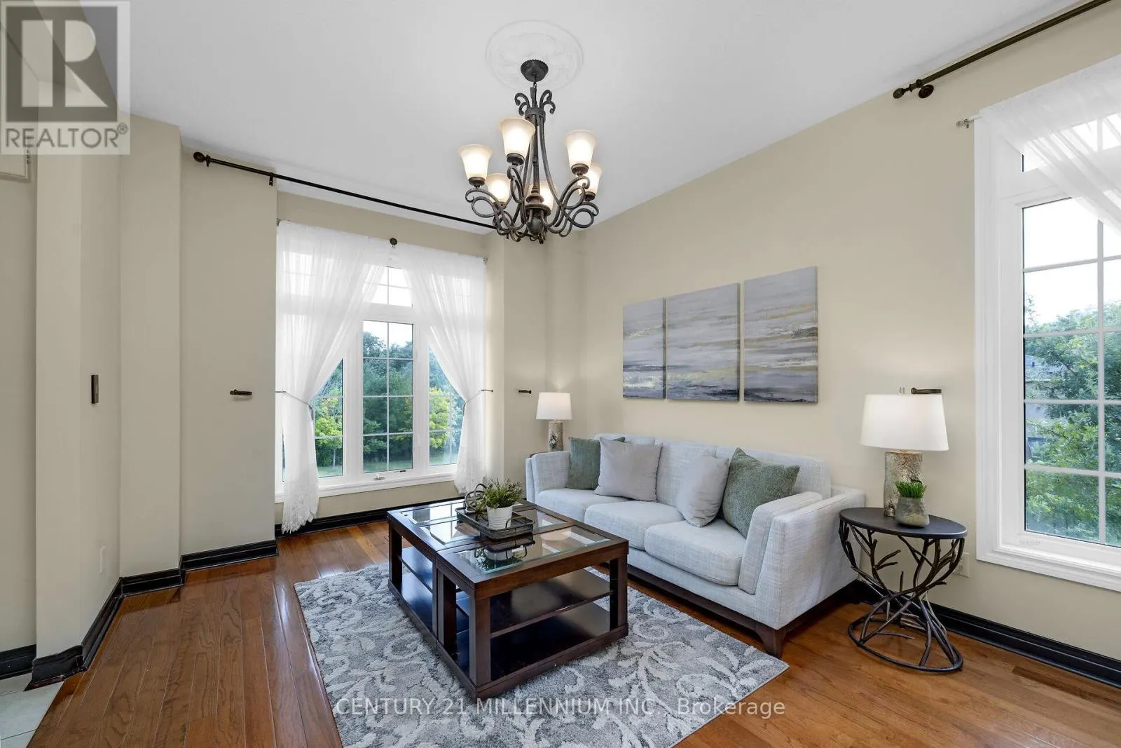 15 UPPER CANADA DRIVE