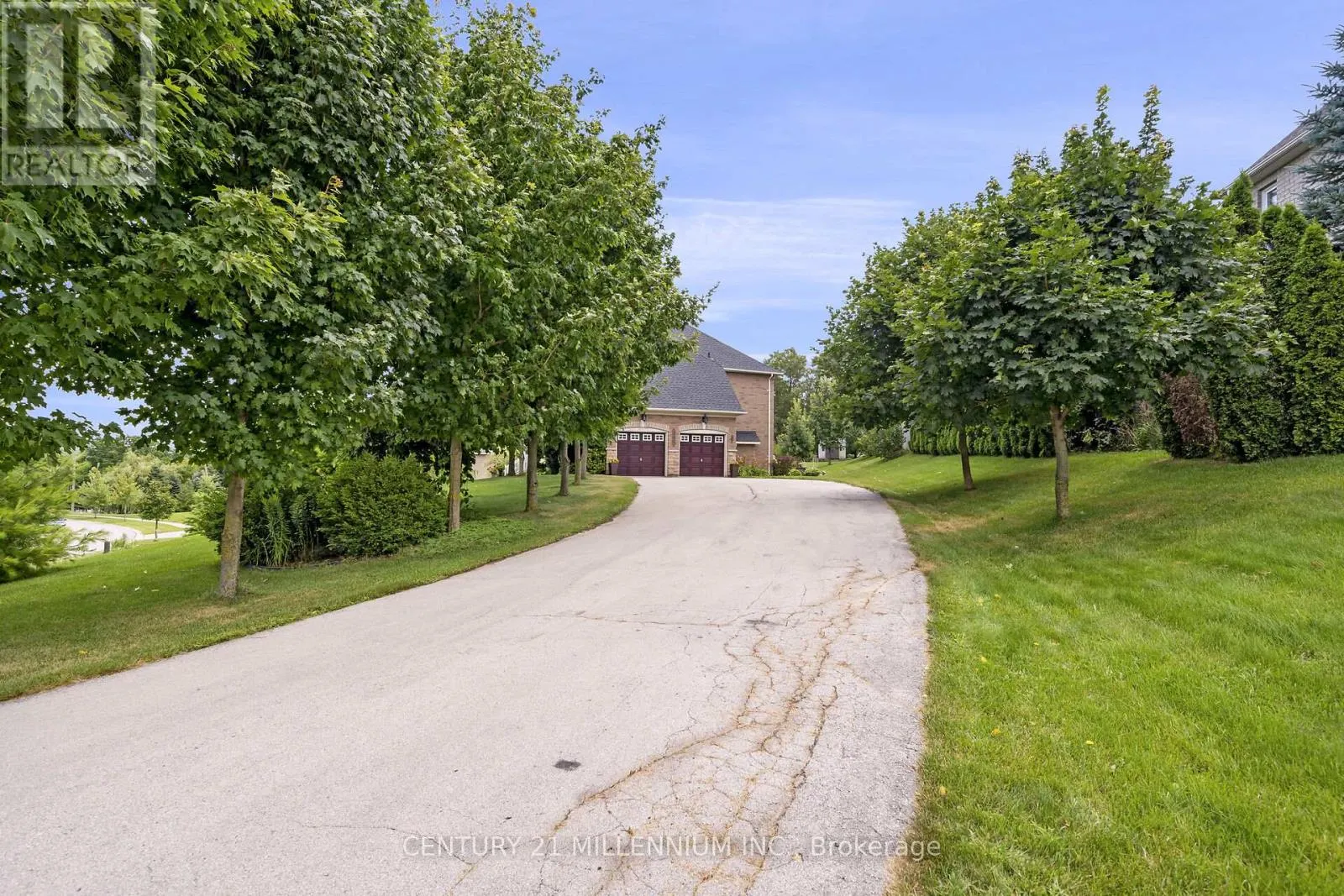 15 UPPER CANADA DRIVE