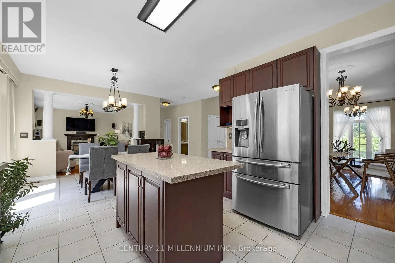 15 UPPER CANADA DRIVE