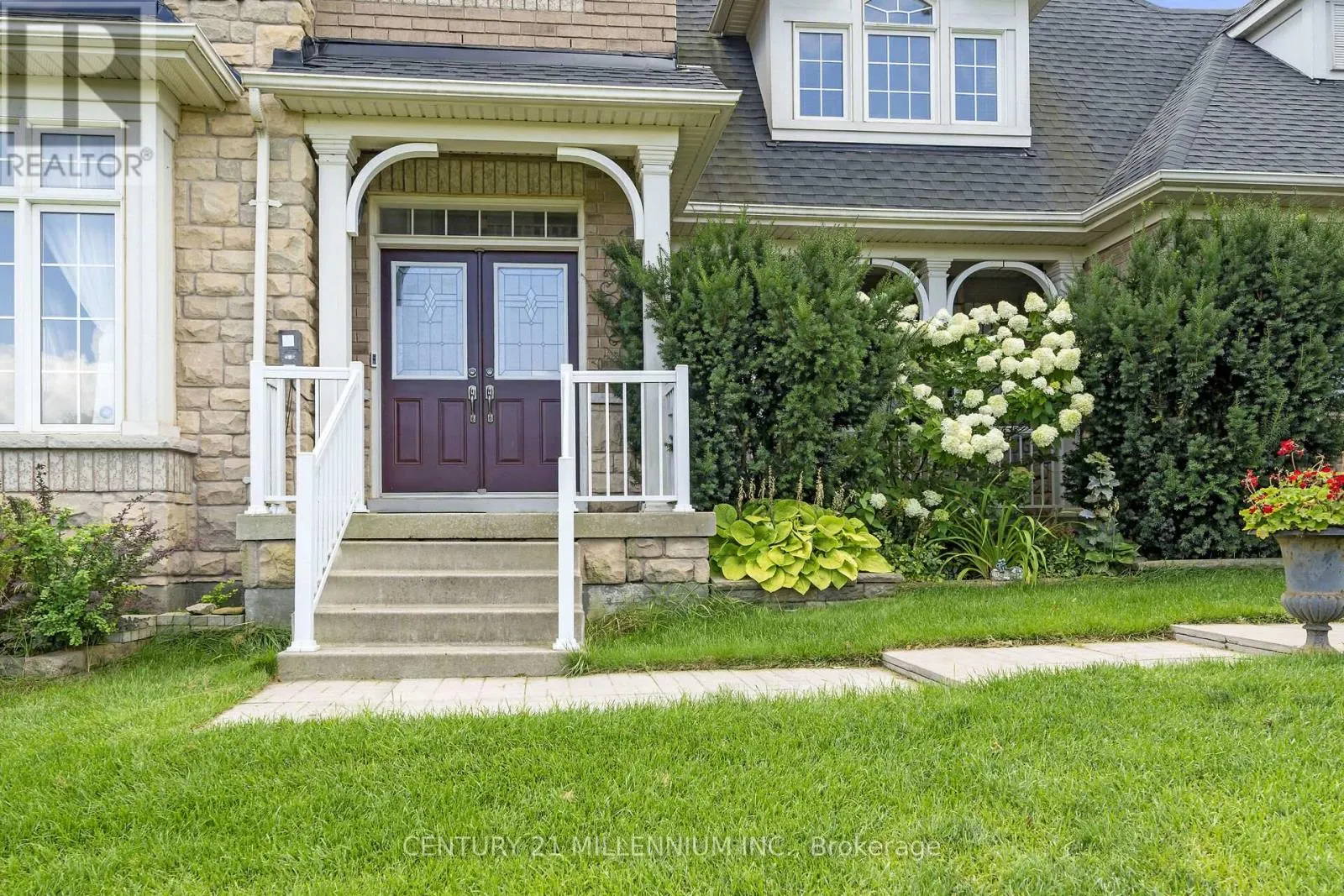15 UPPER CANADA DRIVE