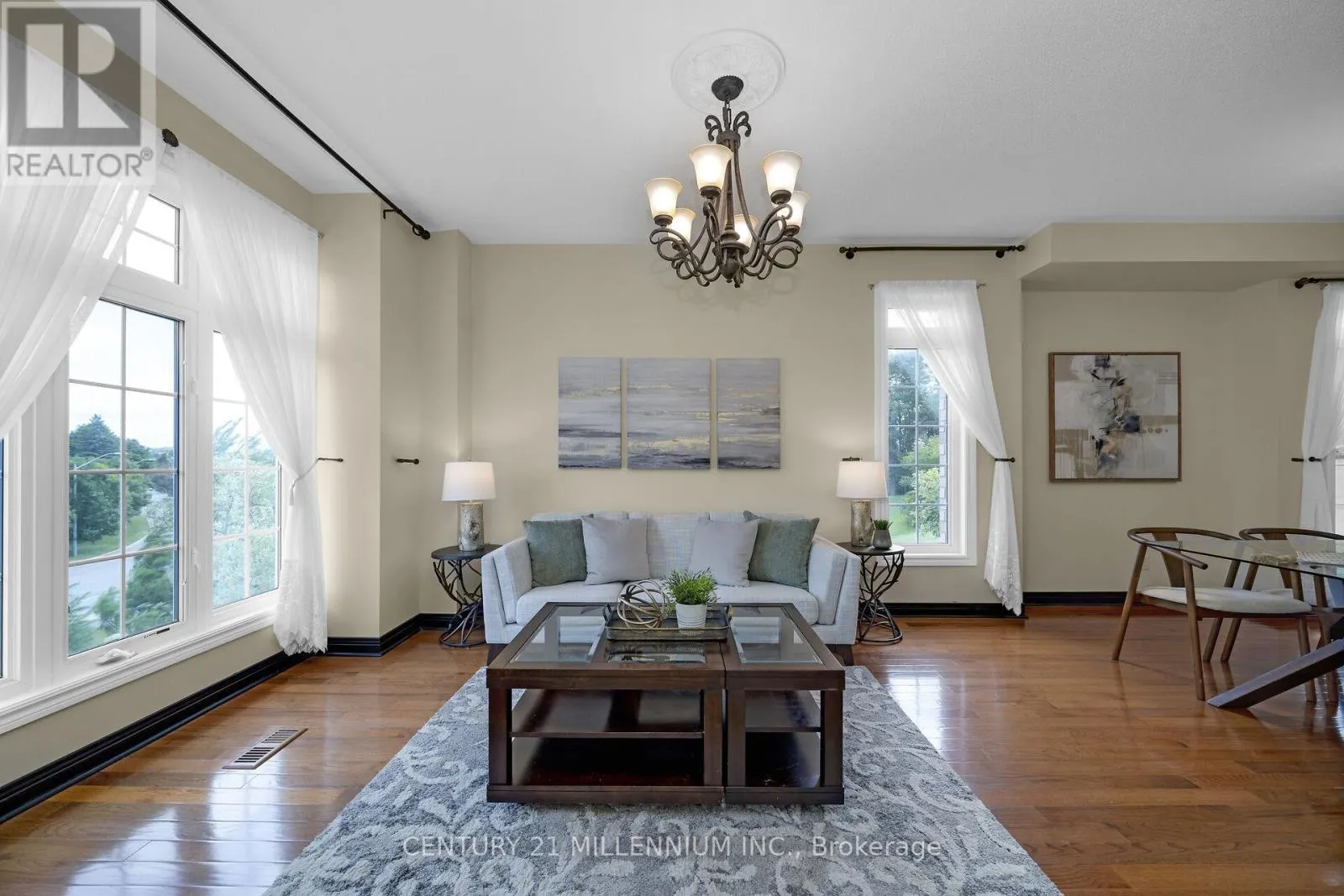 15 UPPER CANADA DRIVE