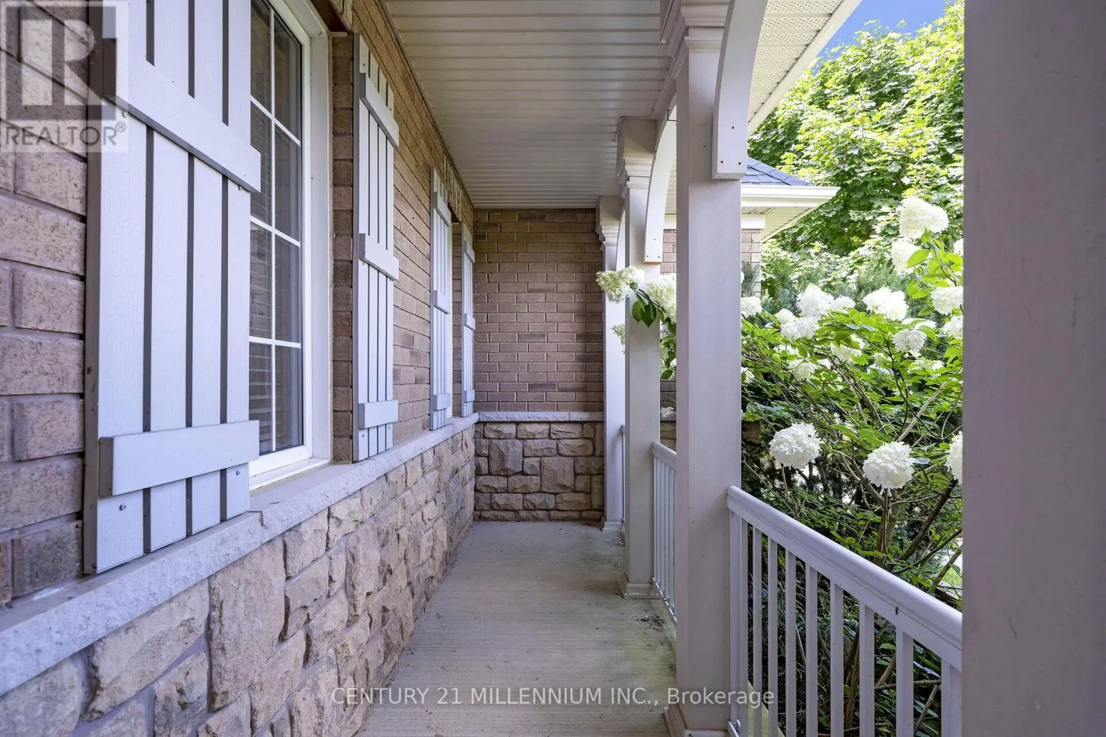 15 UPPER CANADA DRIVE
