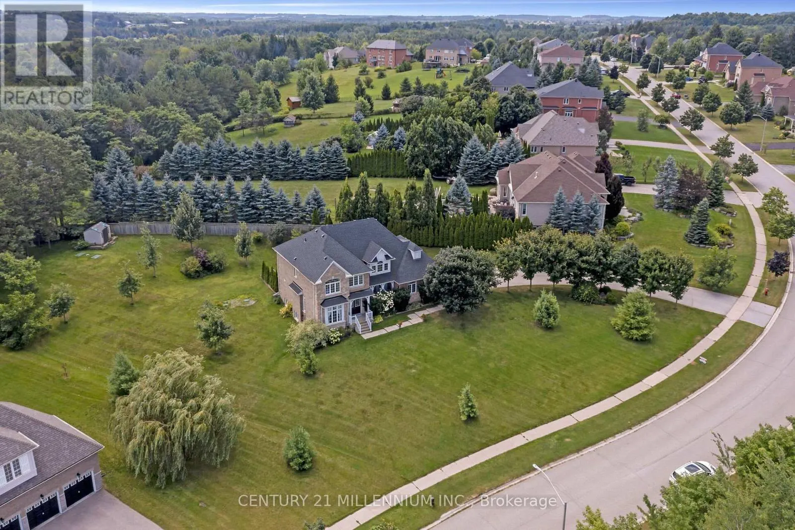 15 UPPER CANADA DRIVE