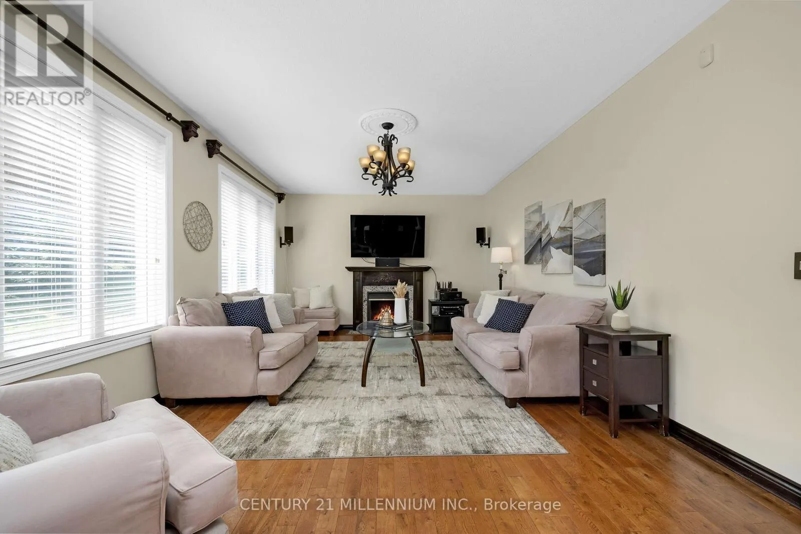 15 UPPER CANADA DRIVE