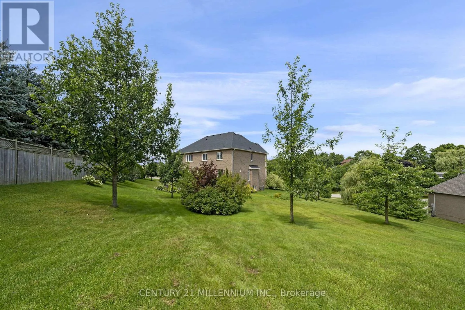 15 UPPER CANADA DRIVE