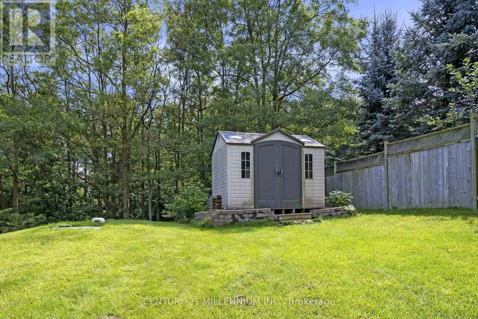 15 UPPER CANADA DRIVE