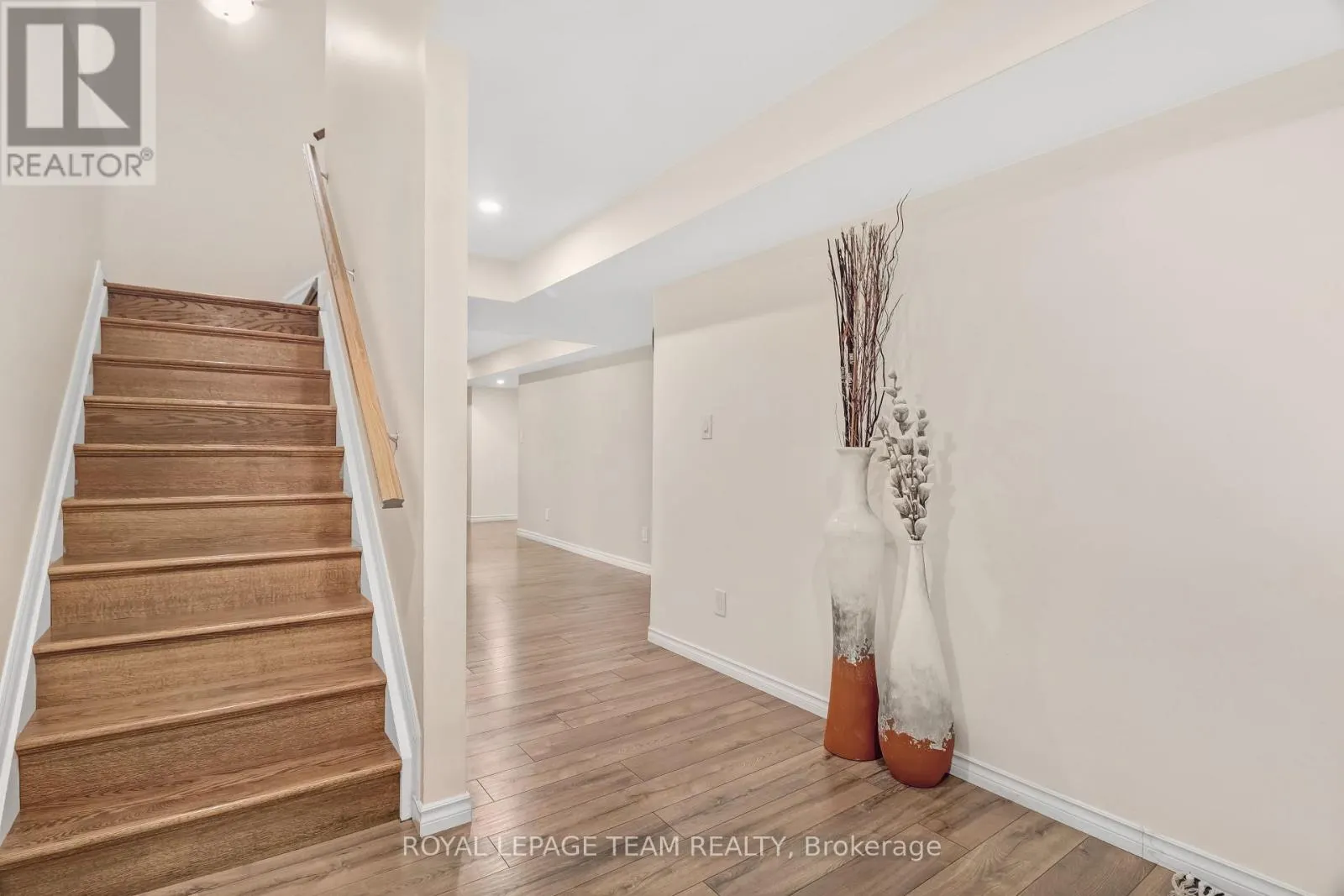 3519 WOODROFFE AVENUE