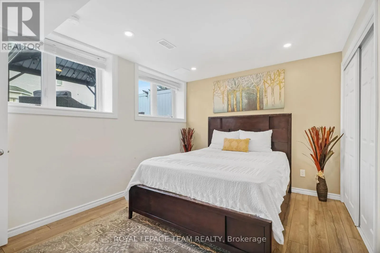 3519 WOODROFFE AVENUE