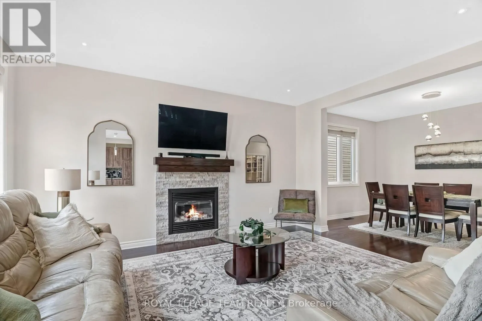 3519 WOODROFFE AVENUE
