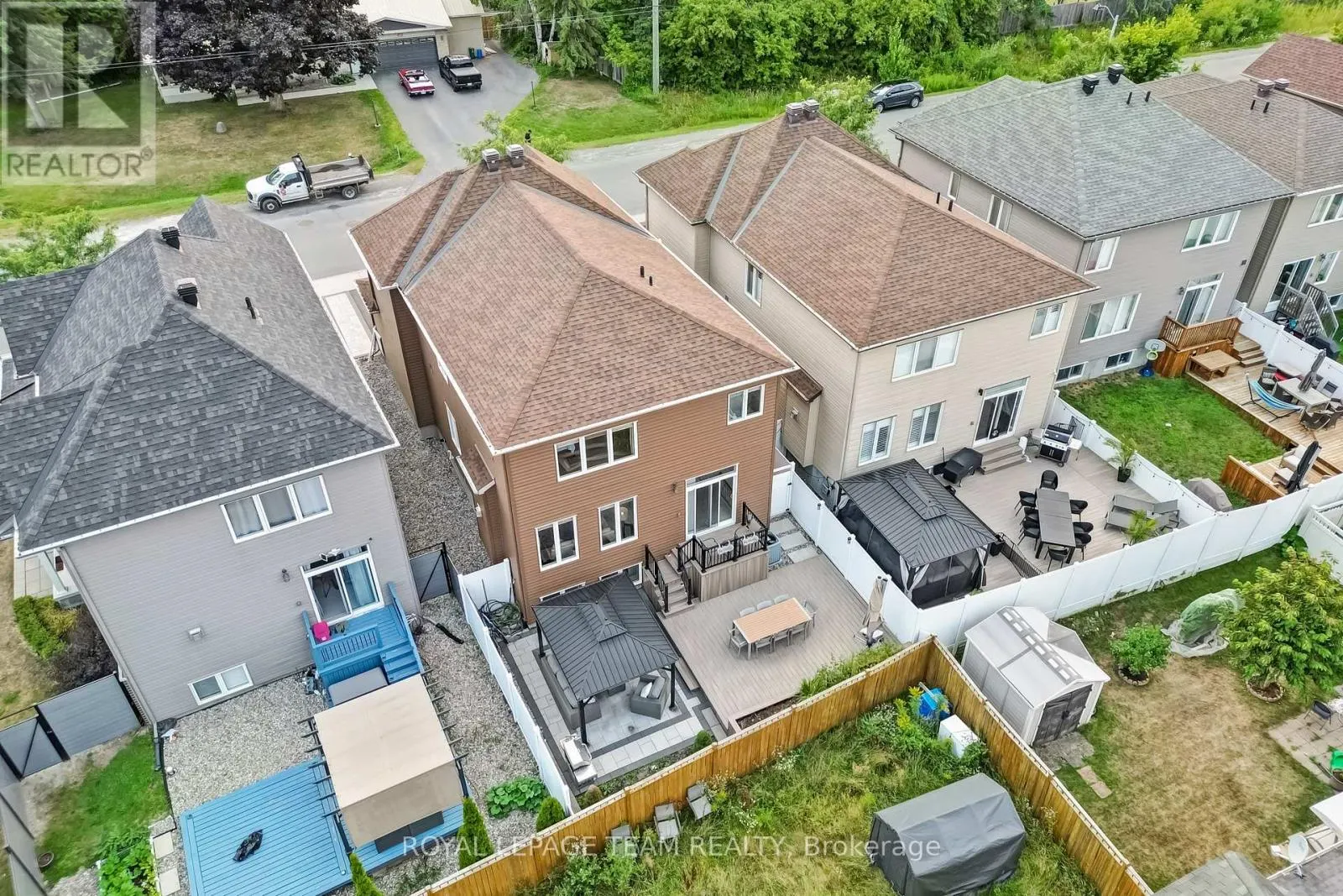 3519 WOODROFFE AVENUE