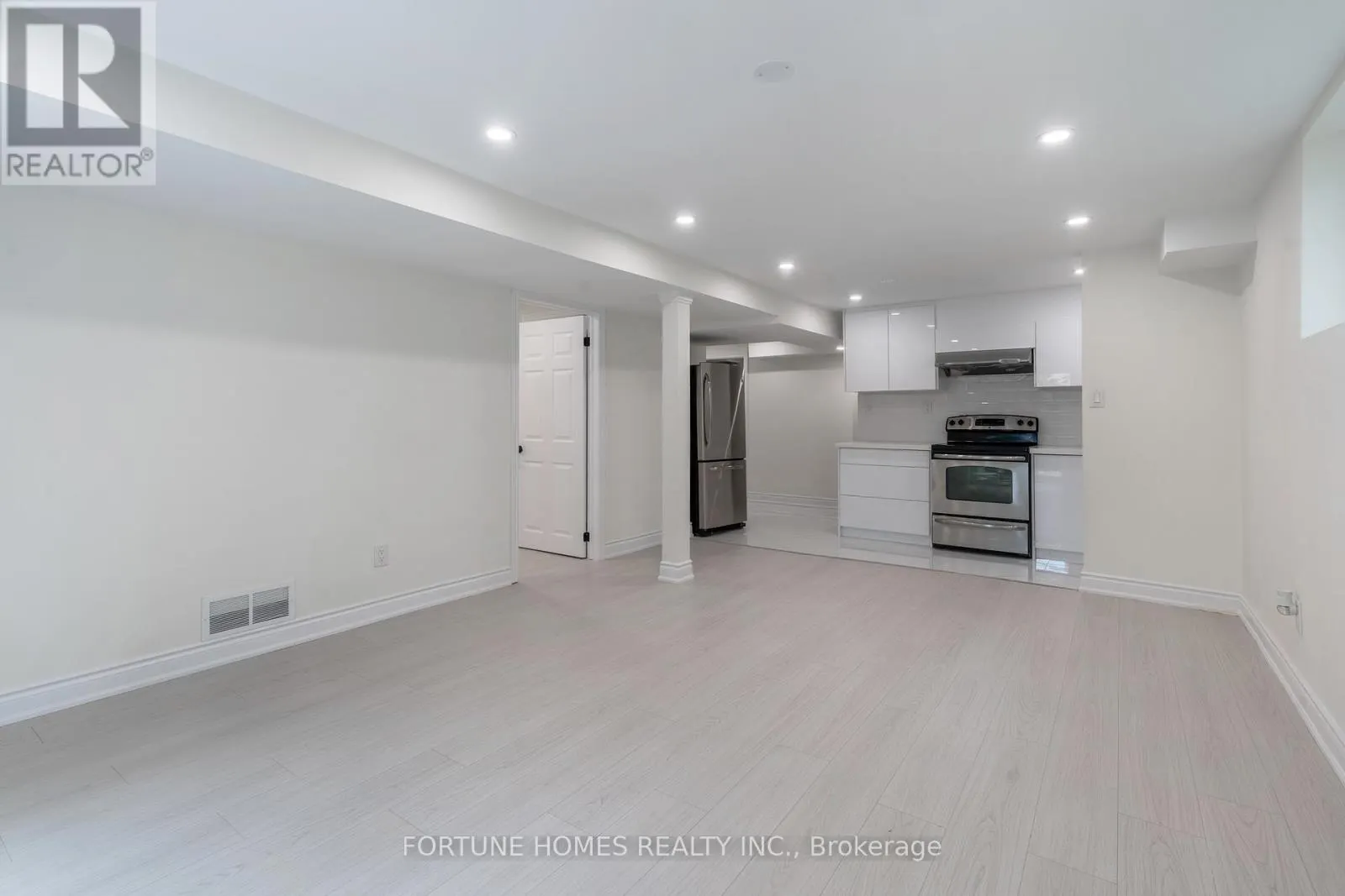 384 WESTWOOD DRIVE