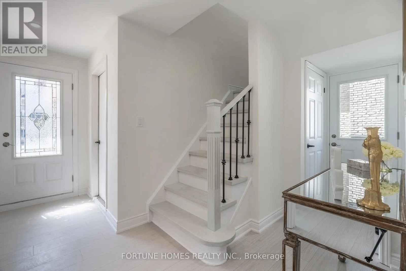 384 WESTWOOD DRIVE