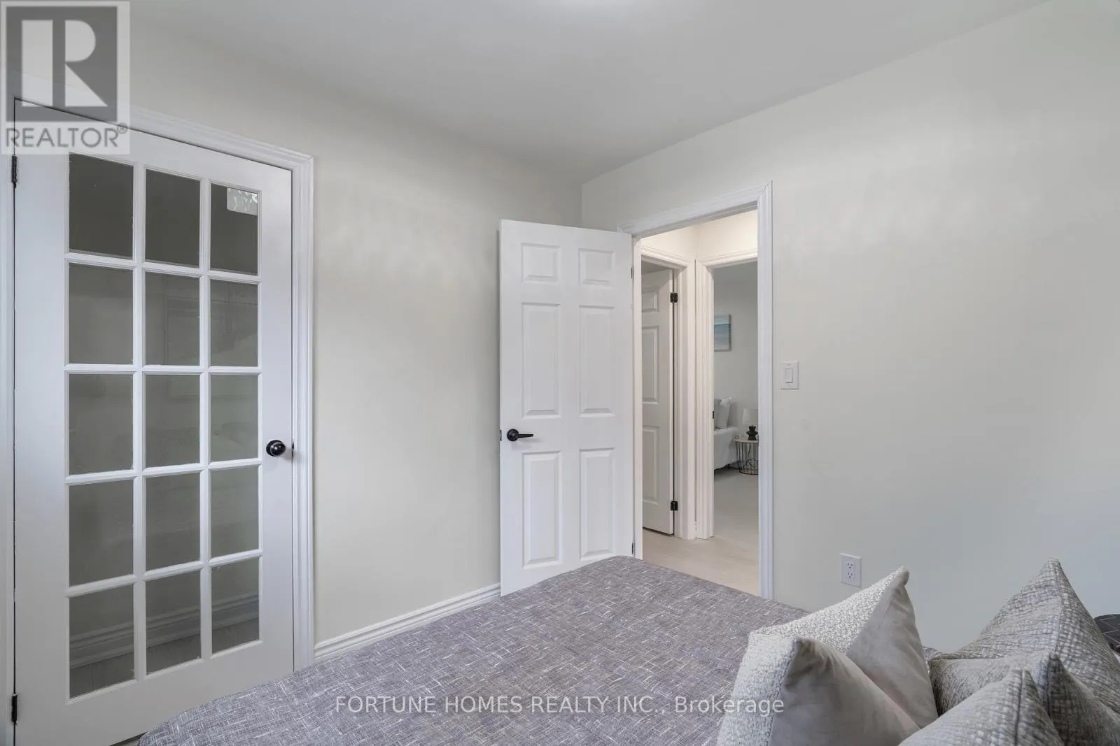 384 WESTWOOD DRIVE