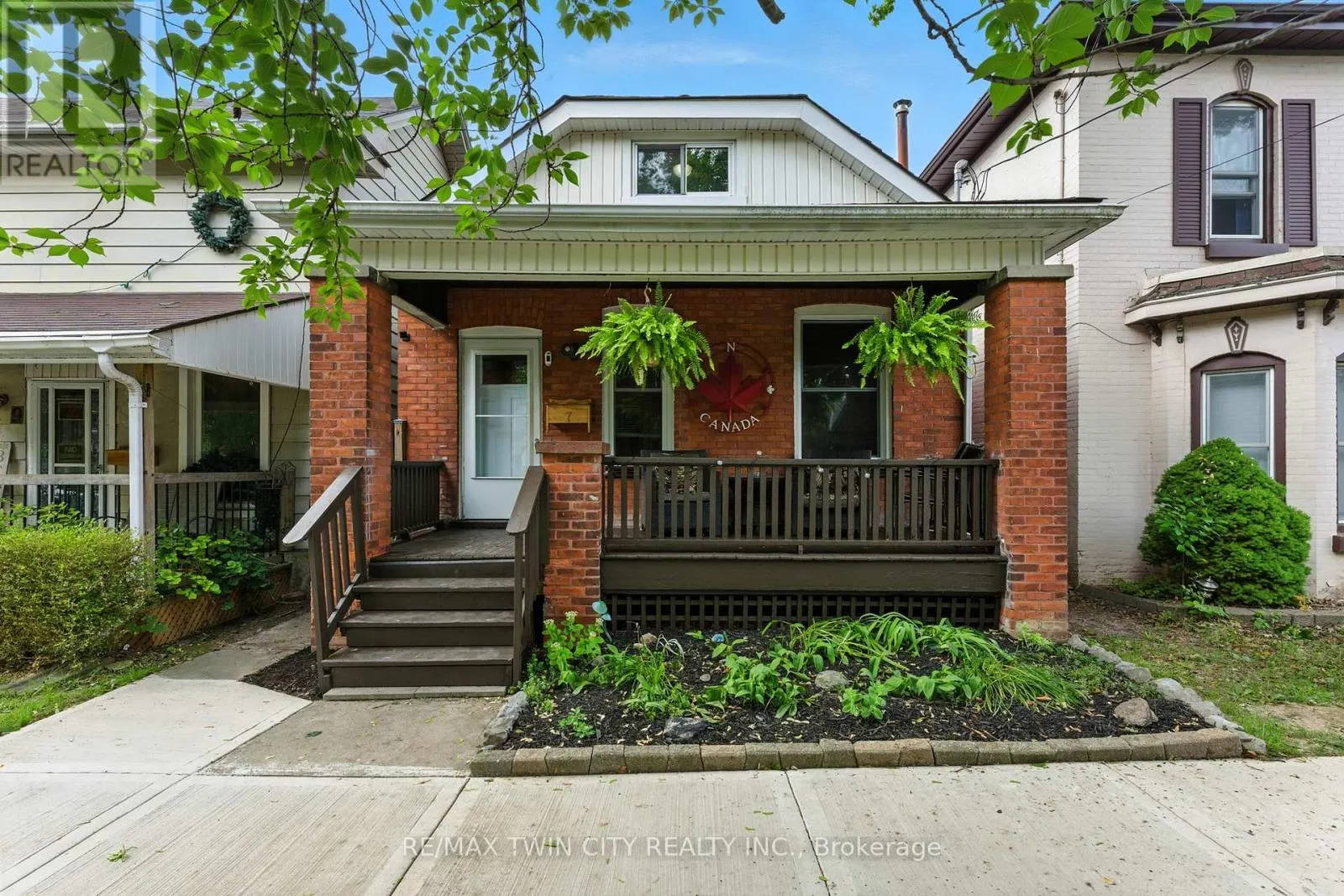 7 SUPERIOR STREET