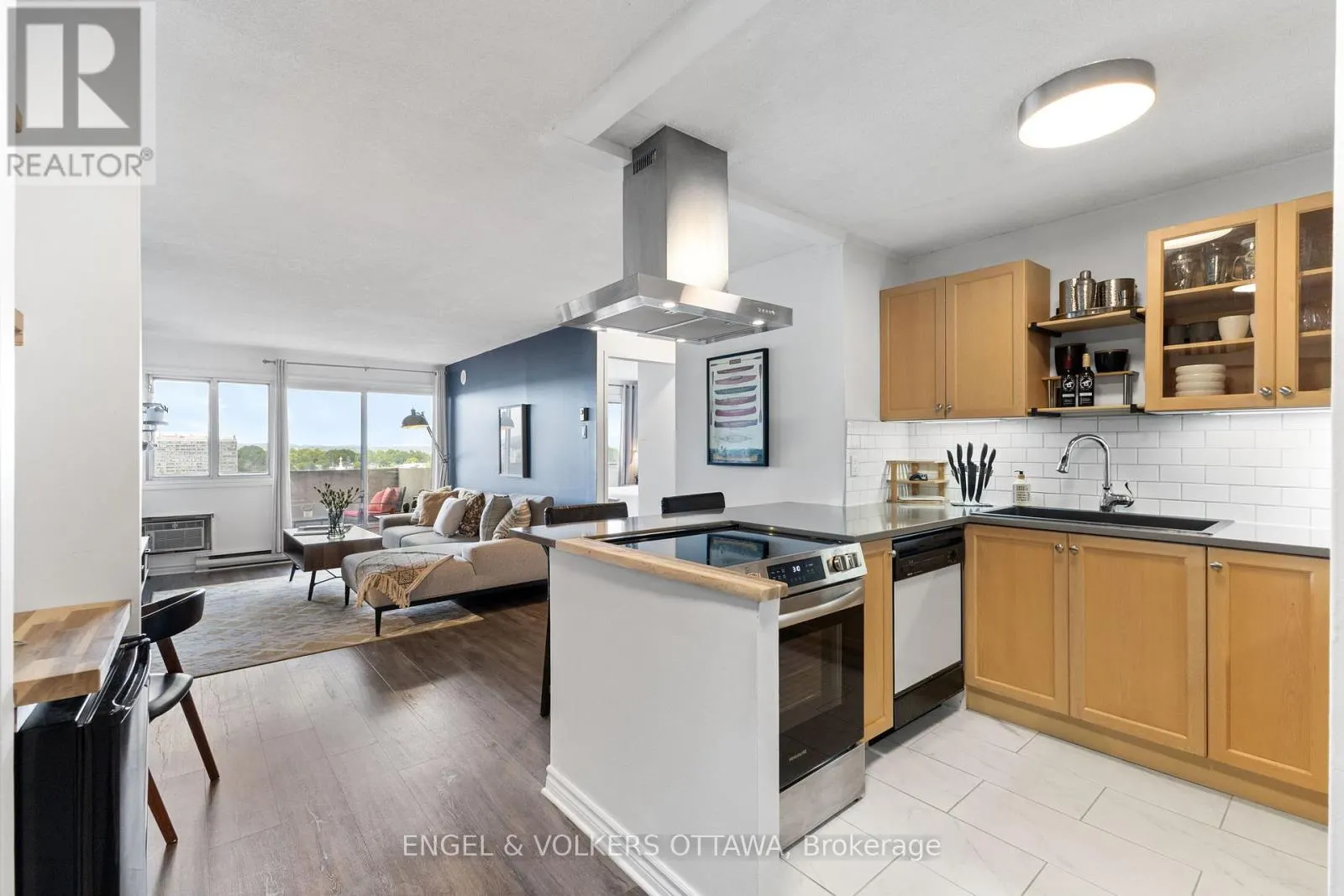 1614 - 40 LANDRY STREET