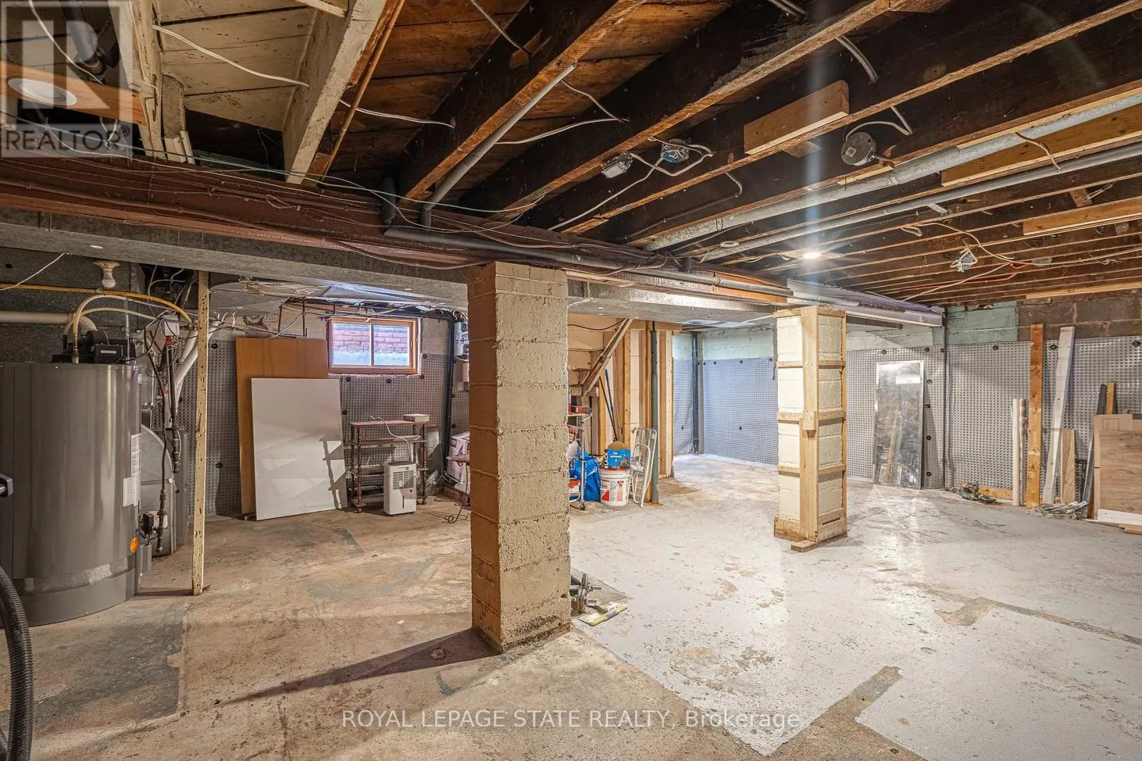 36 SPADINA AVENUE