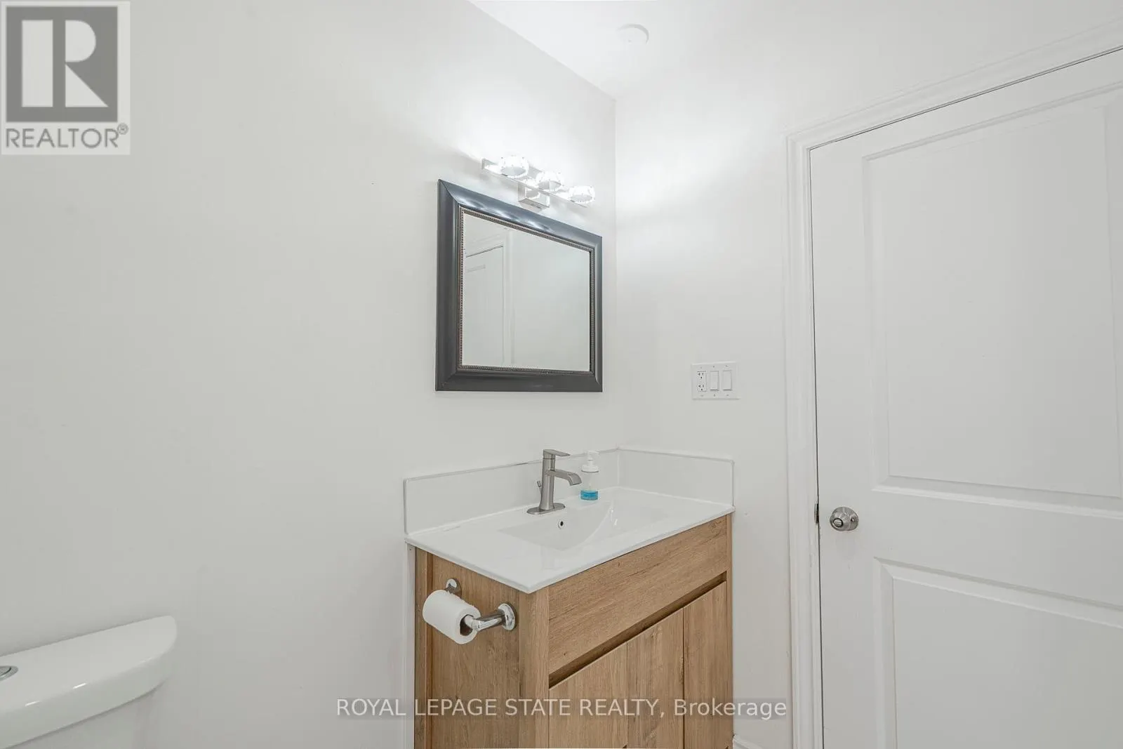 36 SPADINA AVENUE