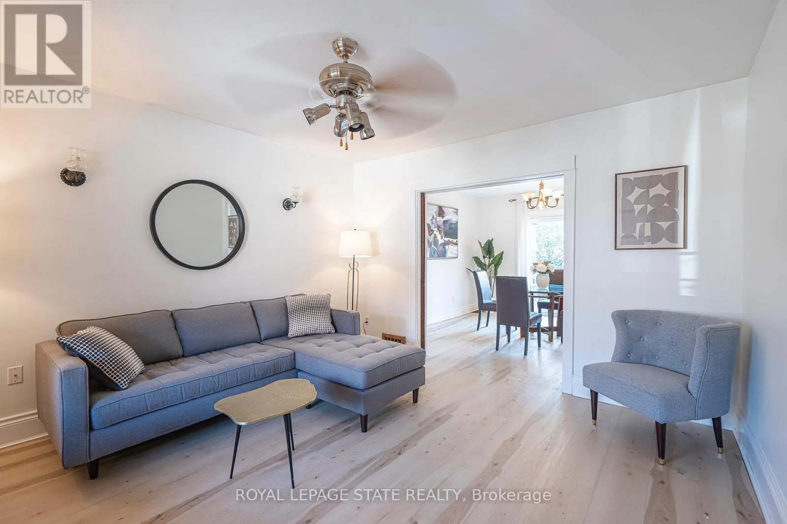 36 SPADINA AVENUE