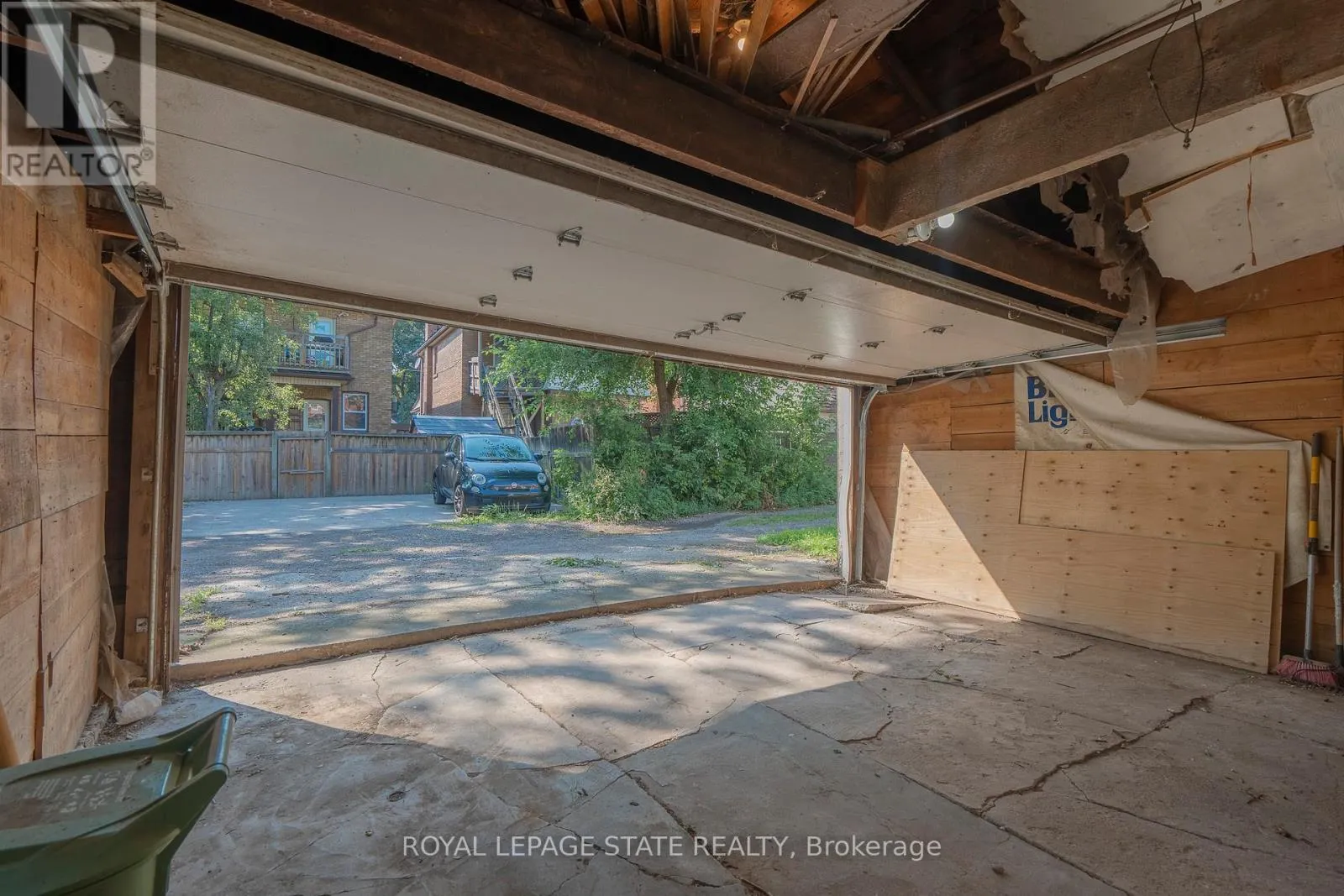 36 SPADINA AVENUE
