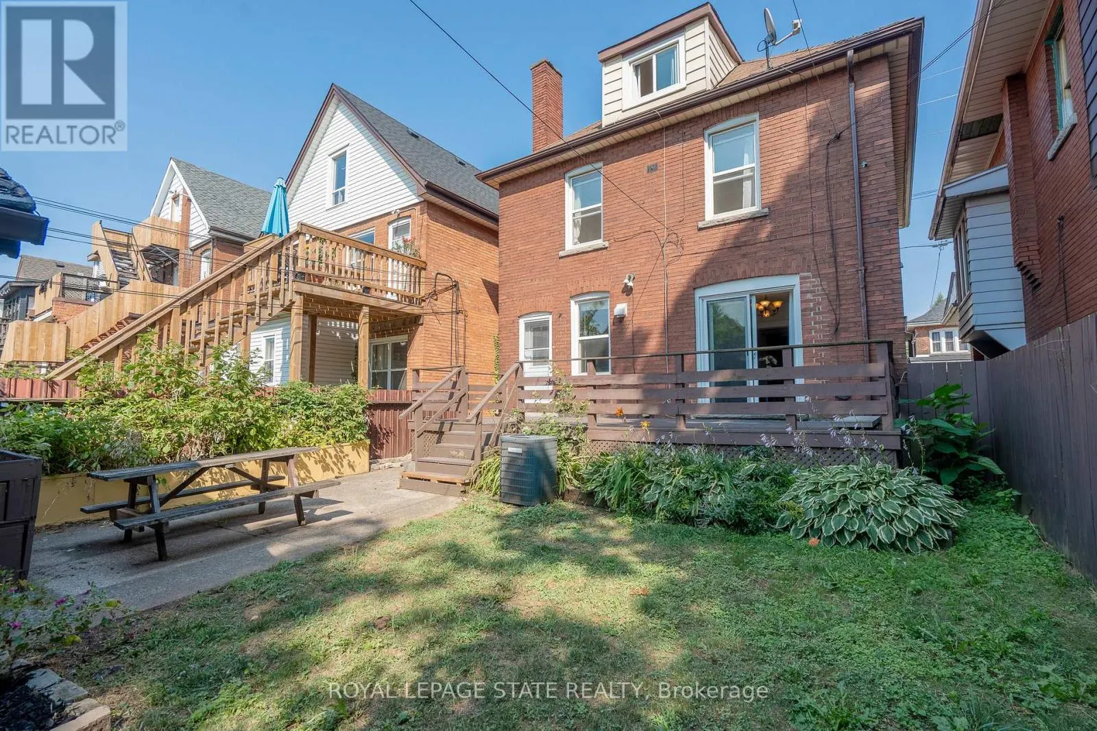36 SPADINA AVENUE