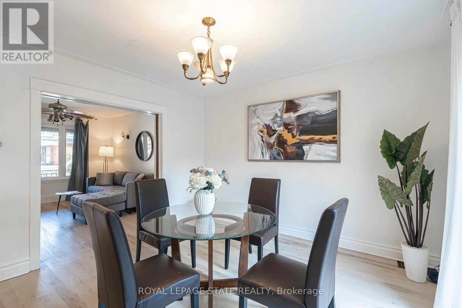 36 SPADINA AVENUE