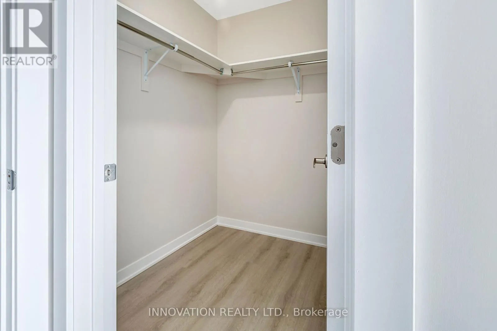 18 PUMICE PLACE