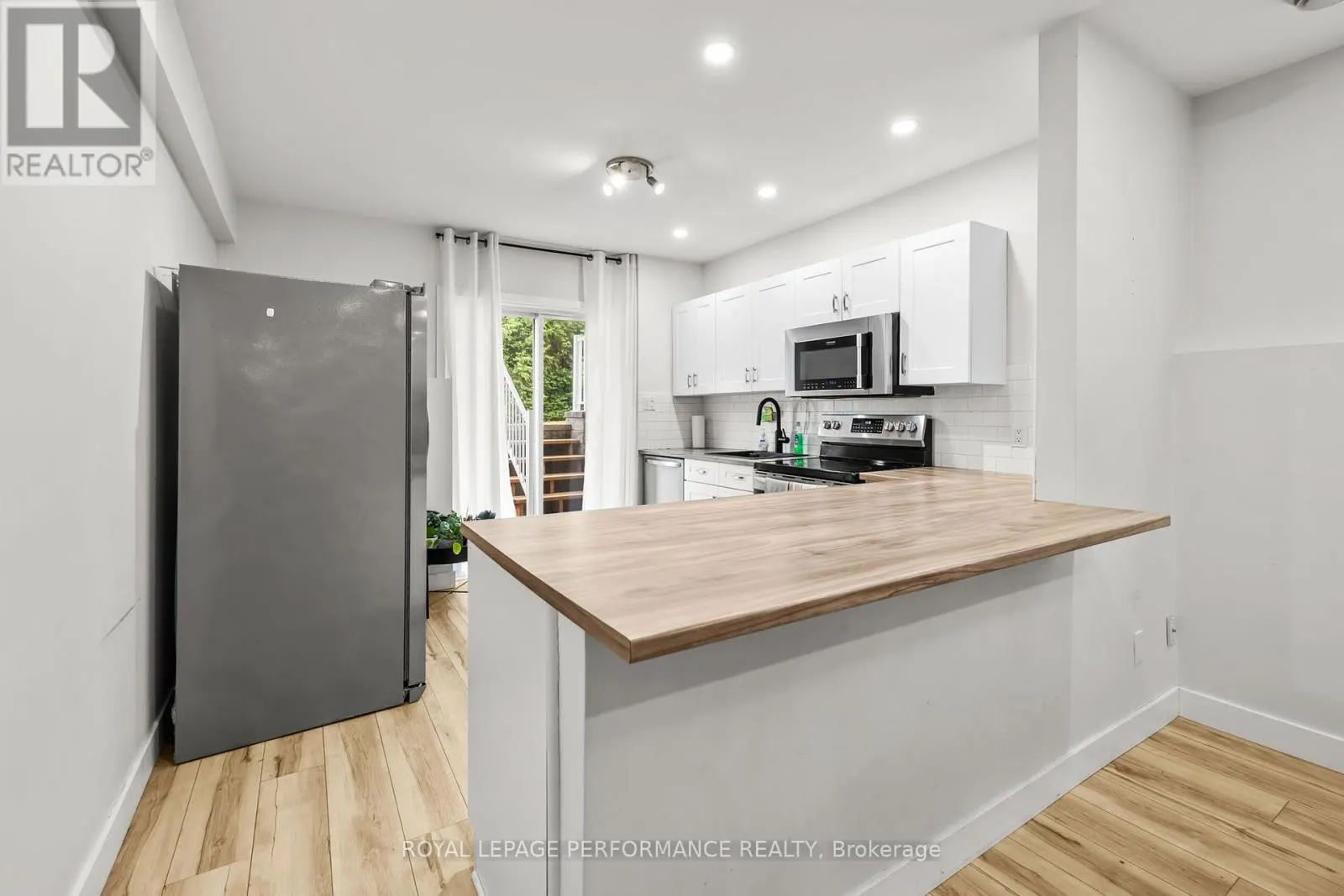1C - 75 LAPOINTE BOULEVARD