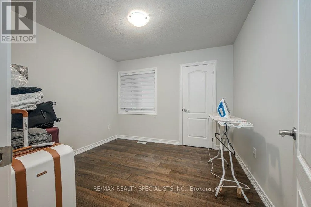 UPPER - 36 WEATHERALL AVENUE