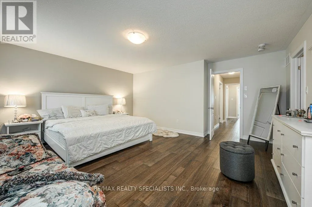UPPER - 36 WEATHERALL AVENUE