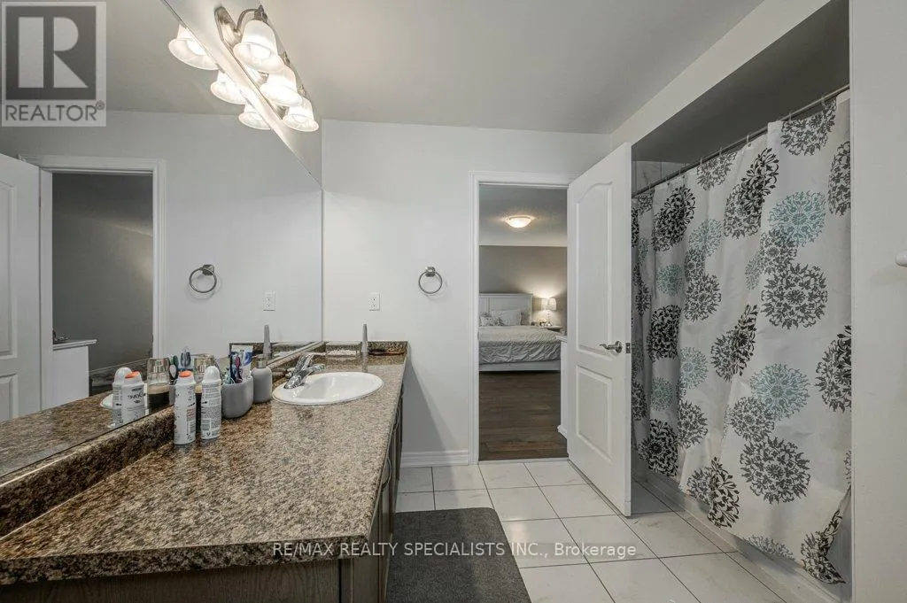 UPPER - 36 WEATHERALL AVENUE