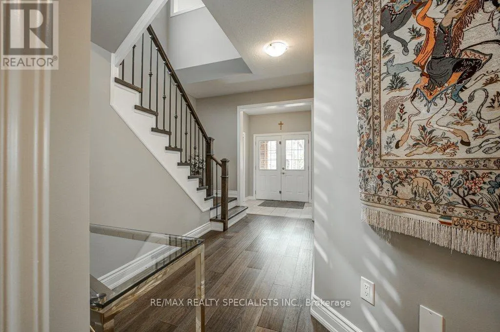 UPPER - 36 WEATHERALL AVENUE