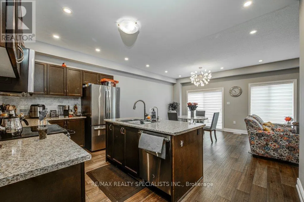 UPPER - 36 WEATHERALL AVENUE
