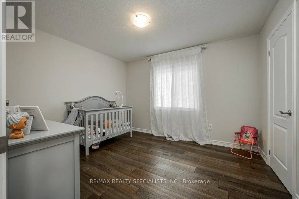 UPPER - 36 WEATHERALL AVENUE