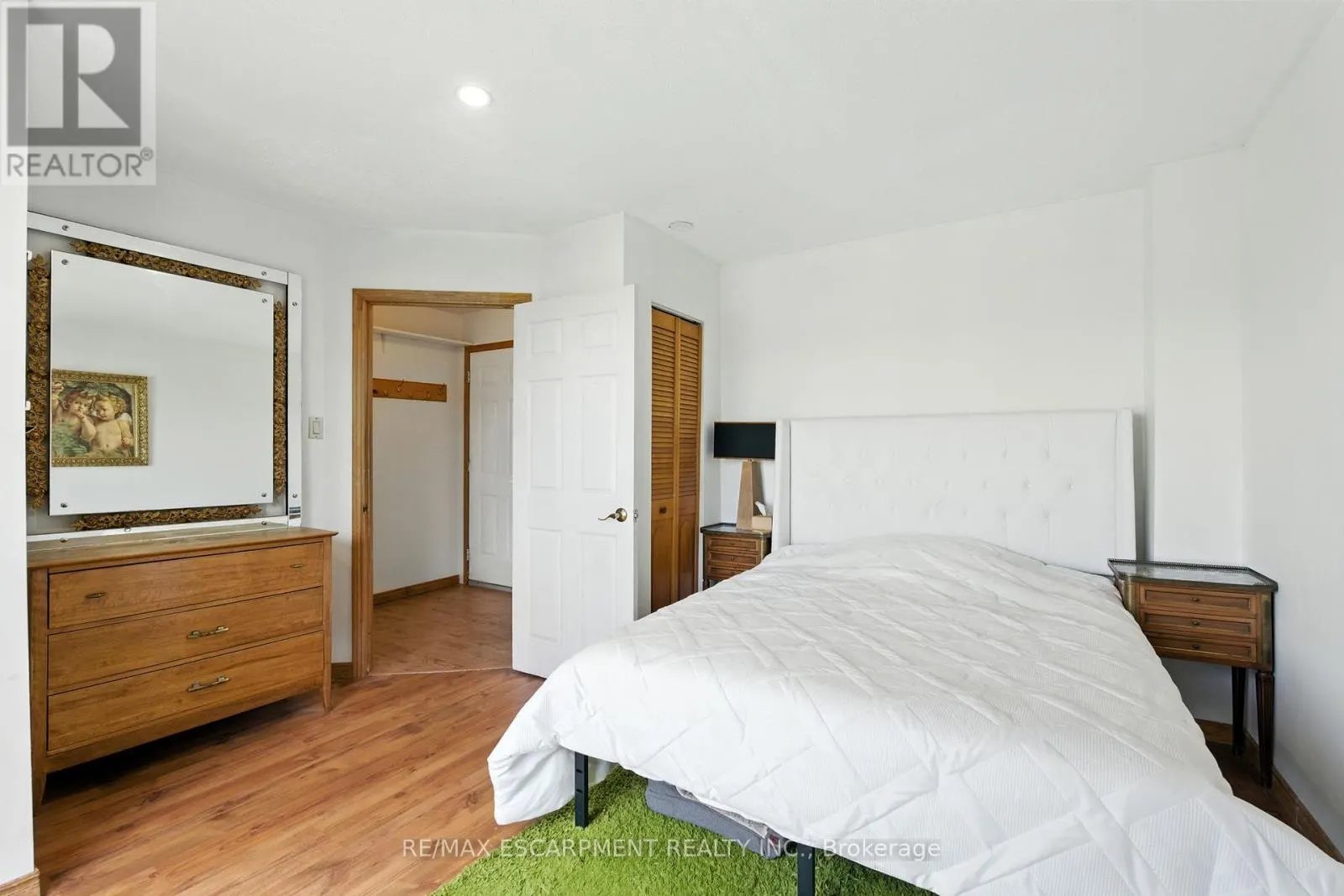 5 MAZZA AVENUE