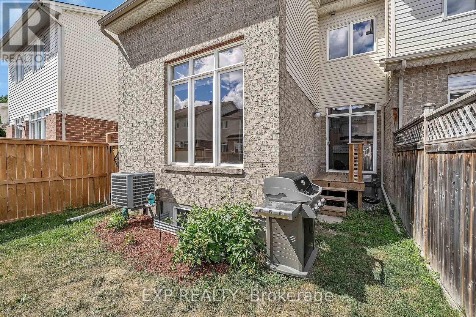 694 BOWERCREST CRESCENT
