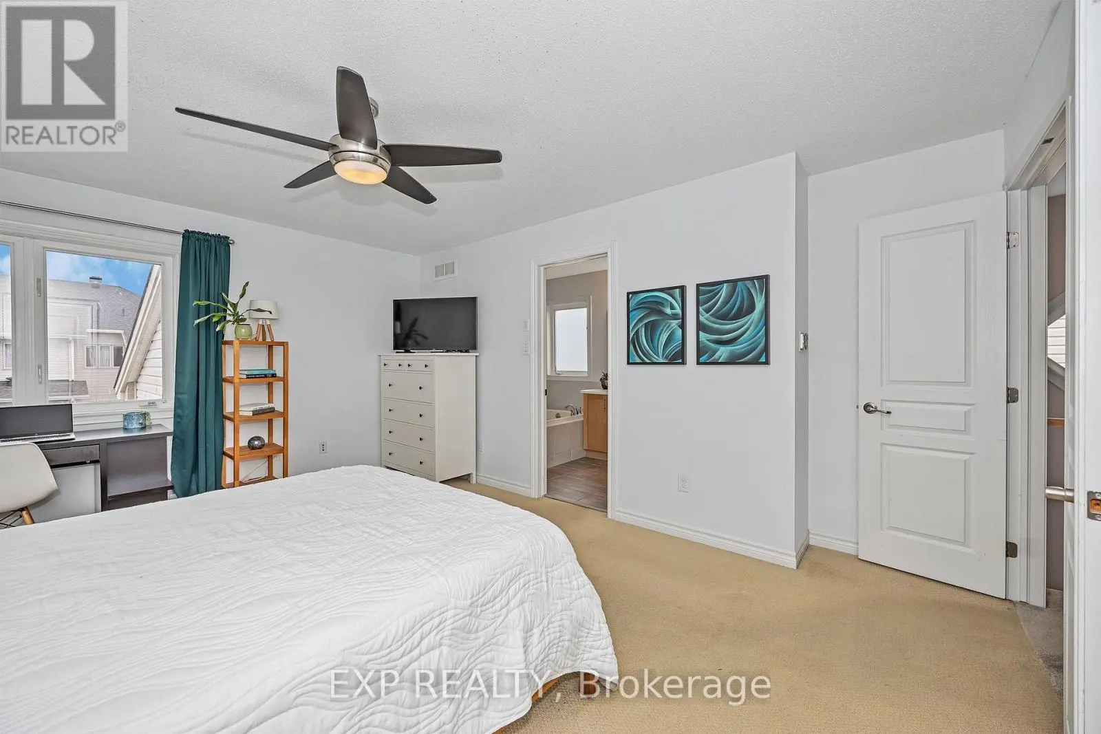 694 BOWERCREST CRESCENT