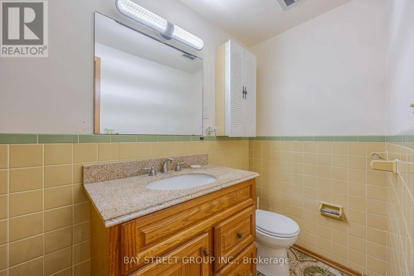 LOWER - 29 WEST STREET N, #Lower